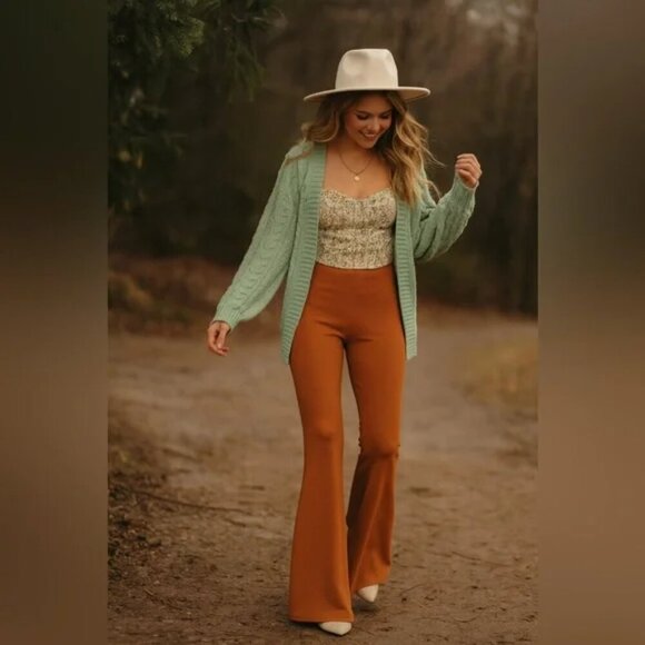 Aritzia Wilfred Candace Mid Rise Flare Pant Black Size Small - Picture 11 of 12